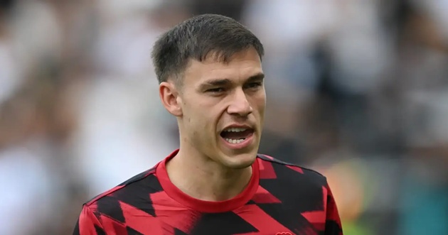 Roma đ&aacute;nh tiếng muốn chi&ecirc;u mộ Ugarte