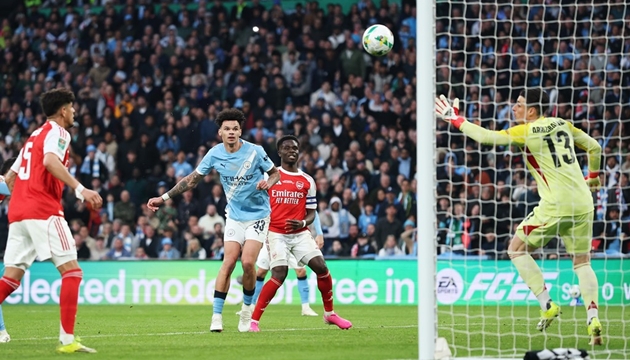 C&uacute; đ&uacute;p của O'Reilly nhấn ch&igrave;m Arsenal.