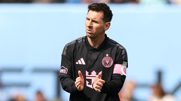 Messi c&ugrave;ng c&aacute;c đồng đội gi&agrave;nh chiến thắng nghẹt thở trước New York FC.