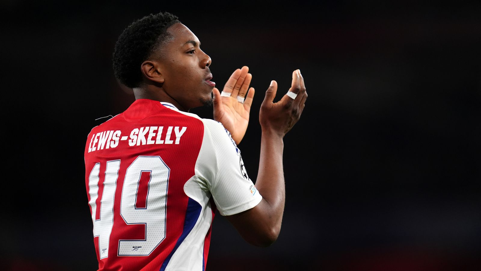 Myles Lewis-Skelly mất vị trí ở Arsenal mùa này.