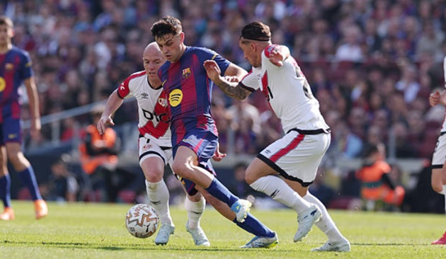 Pedri (7.2): Cho thấy khả năng tho&aacute;t pressing thượng thặng v&agrave; thực hiện nhiều đường chuyền xuy&ecirc;n tuyến sắc lẹm trong hiệp một, d&ugrave; hiệp hai thi đấu c&oacute; phần k&eacute;m ch&iacute;nh x&aacute;c hơn.