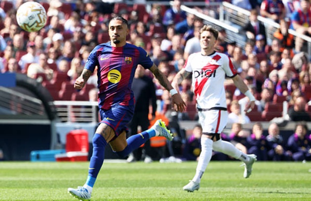 Raphinha (6.9): Raphinha c&oacute; vẻ thiếu tự tin sau những chuỗi trận b&ugrave;ng nổ. Anh bỏ ph&iacute; cơ hội mở tỷ số trong trận đấu.