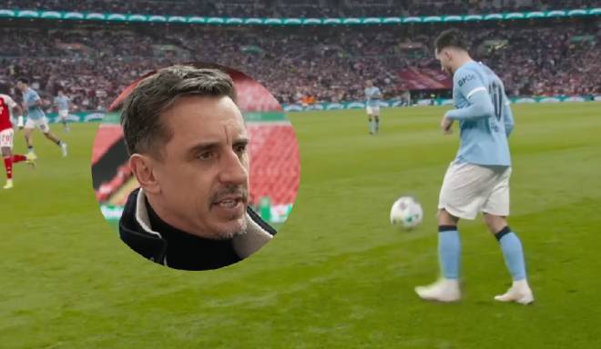 Ảnh bài viết Neville chê Cherki kiêu ngạo vì pha tâng bóng trước Arsenal