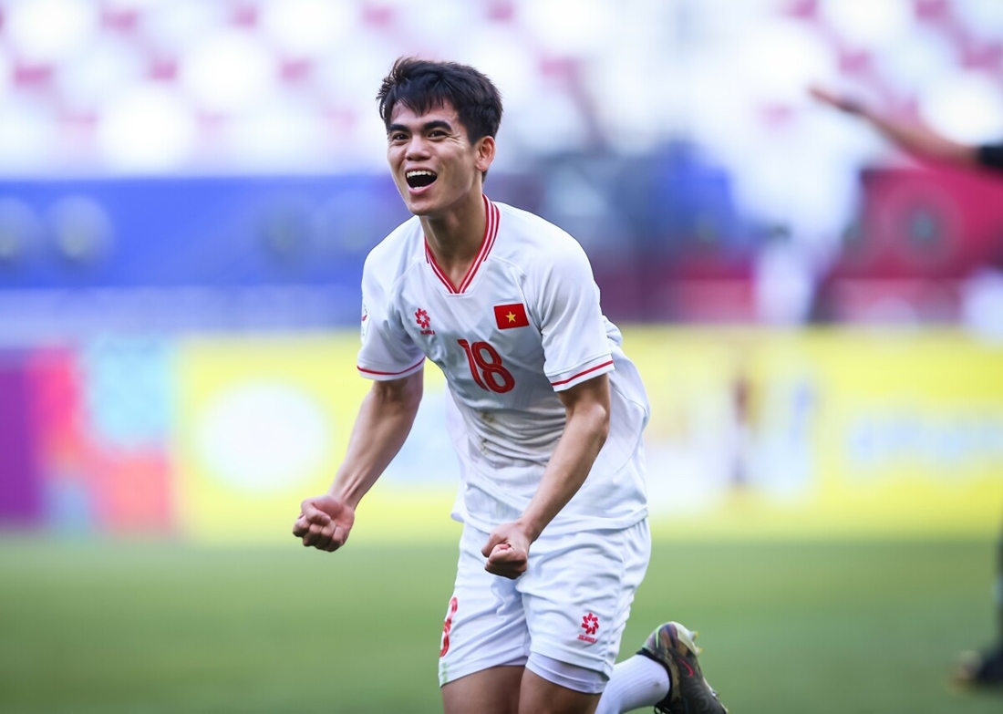 Khuất Văn Khang quyết t&acirc;m c&ugrave;ng Việt Nam cải thiện vị tr&iacute; tr&ecirc;n BXH FIFA.