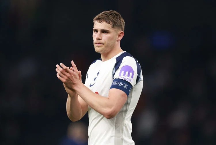 Ảnh bài viết Joe Cole giục Chelsea giải cứu Van de Ven