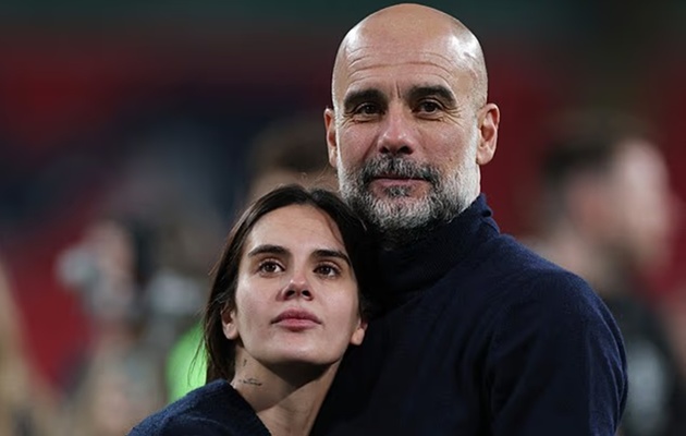 Ảnh bài viết Pep Guardiola ôm con gái giữa tin đồn chia tay Man City