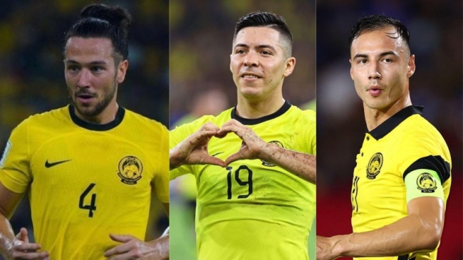 Một số cầu thủ Malaysia hội qu&acirc;n muộn.