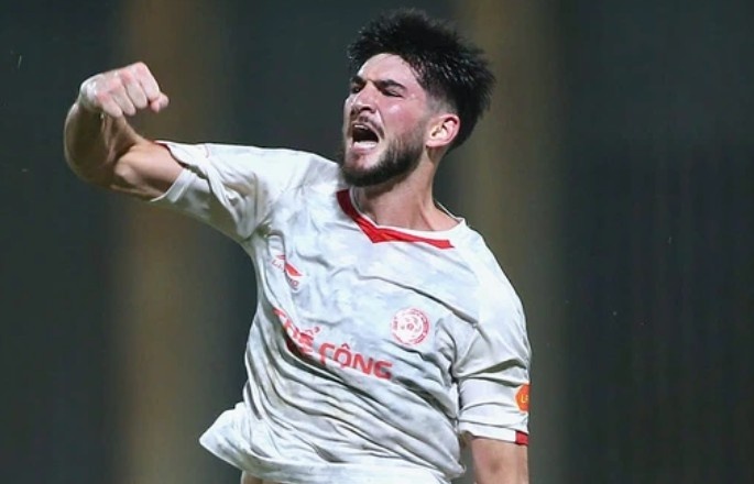 Ng&ocirc;i sao Kyle Colonna hứa hẹn l&agrave; mảnh gh&eacute;p cần thiết cho h&agrave;ng thủ tuyển Việt Nam.