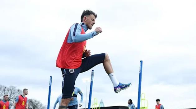 Ảnh bài viết Giải mã lý do Ben White trở lại ĐT Anh sau 3 năm