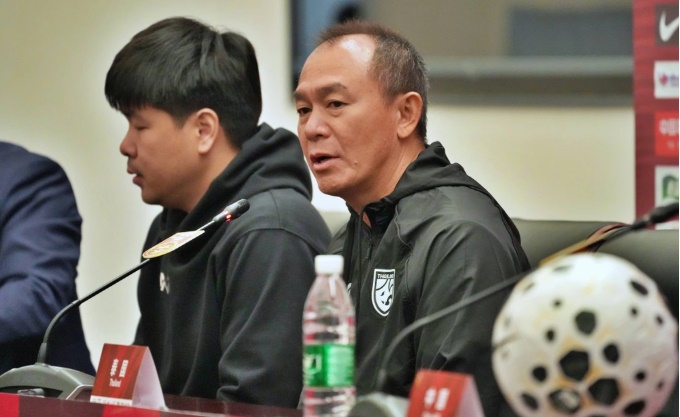 HLV trưởng tuyển U23 Th&aacute;i Lan.