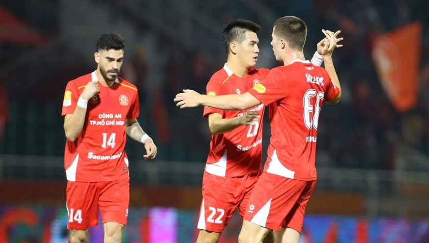 Tiến Linh sa s&uacute;t phong độ.