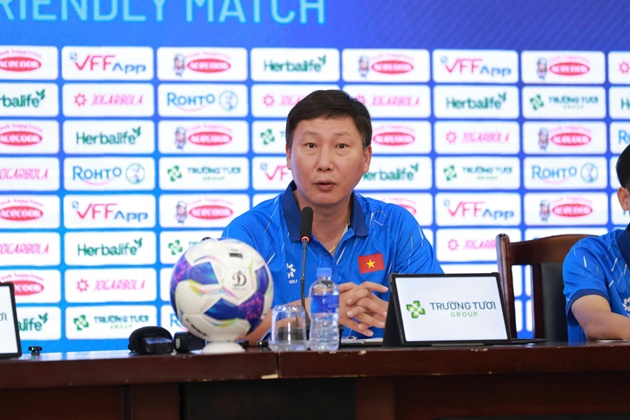 Ảnh bài viết HLV Kim Sang-sik kỳ vọng Đỗ Hoàng Hên tỏa sáng trước Bangladesh