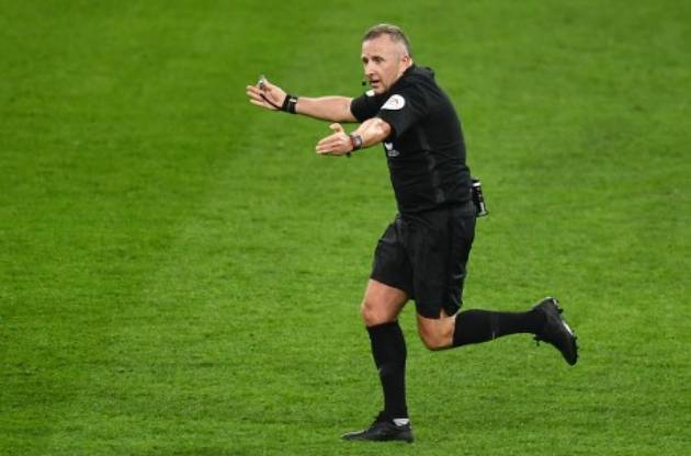 Quy tắc 'Wait and See' (Chờ v&agrave; Xem) cho ph&eacute;p trọng t&agrave;i c&oacute; 2-3 gi&acirc;y để quyết định xem lợi thế c&oacute; thực sự mang lại cơ hội tấn c&ocirc;ng hay kh&ocirc;ng.