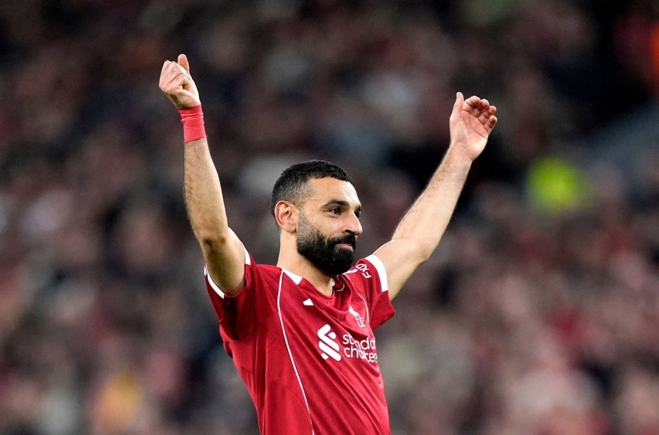 Carragher tuyên bố Salah vĩ đại hơn Ronaldo