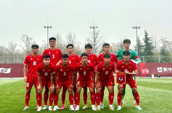 Ảnh bài viết HLV Đinh Hồng Vinh khen ngợi bản lĩnh U23 Việt Nam