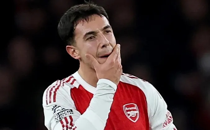 Zubimendi đang phải cày ải liên tục.