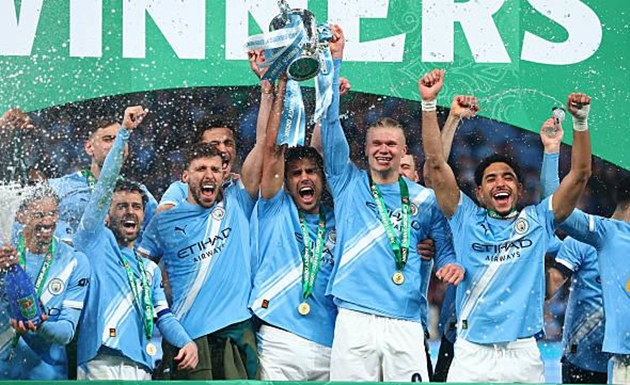 Manchester City dễ d&agrave;ng đ&aacute;nh bại Arsenal tại Wembley.