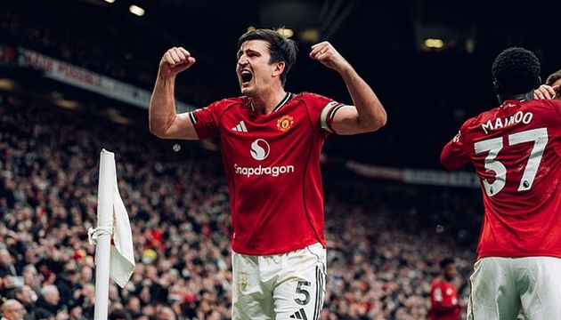 Harry Maguire sẽ tiếp tục gắn b&oacute; với đội chủ s&acirc;n Old Trafford?