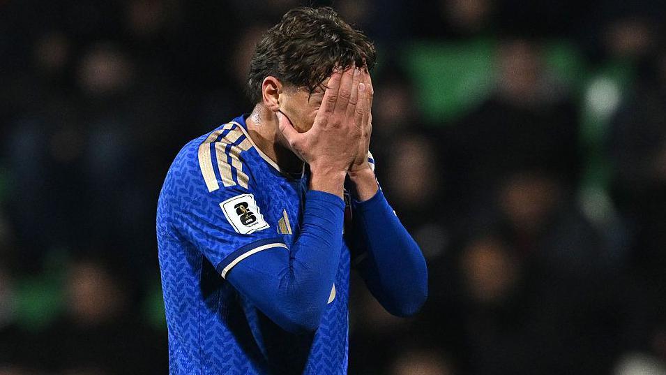 &Yacute; vắng mặt World Cup hai lần li&ecirc;n tiếp.