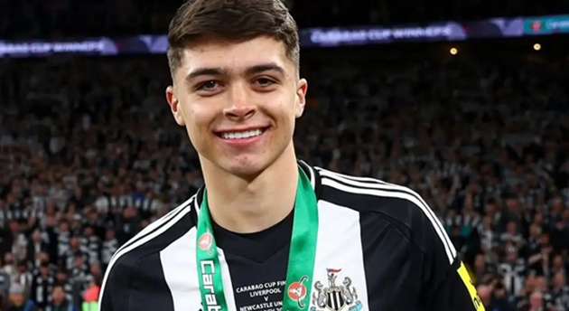 Ảnh bài viết Newcastle hành động nhanh để trói chân ngọc quý Lewis Miley