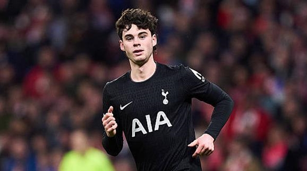 Archie Gray nằm trong tầm ngắm của Manchester United.