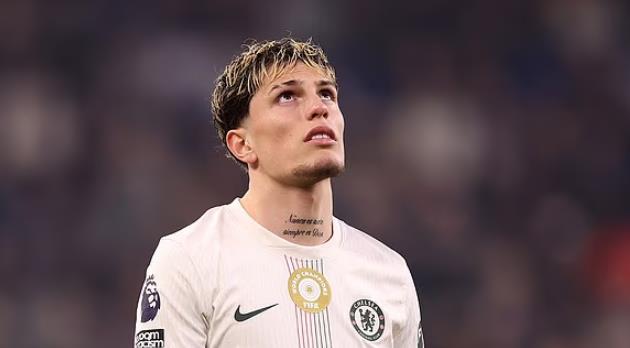 Ảnh bài viết Nổi loạn rời MU, Garnacho dính án phạt vì phóng nhanh