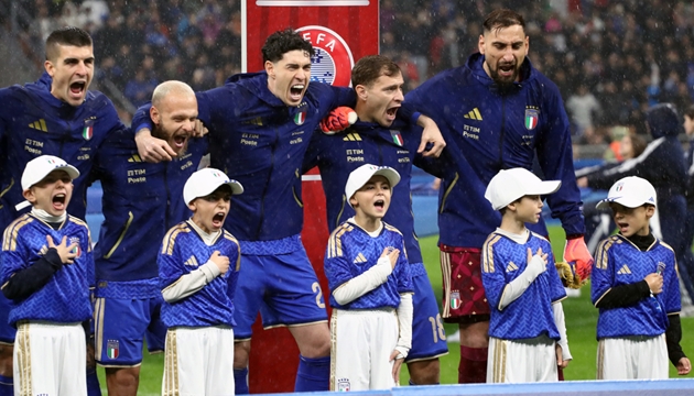 H&agrave;nh tr&igrave;nh trở lại đỉnh cao của đội tuyển &Yacute; gặp rất nhiều gian nan.