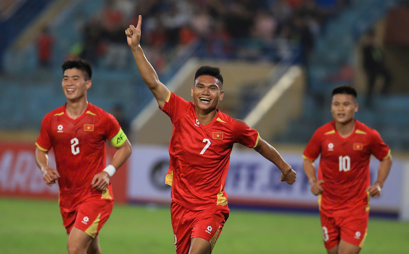 Ảnh bài viết 5 điểm nhấn Việt Nam 3-0 Bangladesh: Tuyệt chiêu bóng chết; Sự tiếc nuối của tân binh