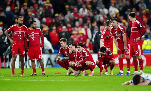 Ảnh bài viết Daniel James đau đớn khi Wales gục ngã trước Bosnia