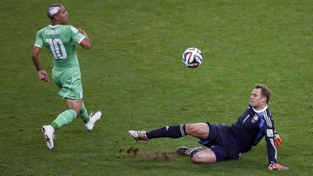 Đ&ecirc;m huyền thoại của anh trước Algeria.