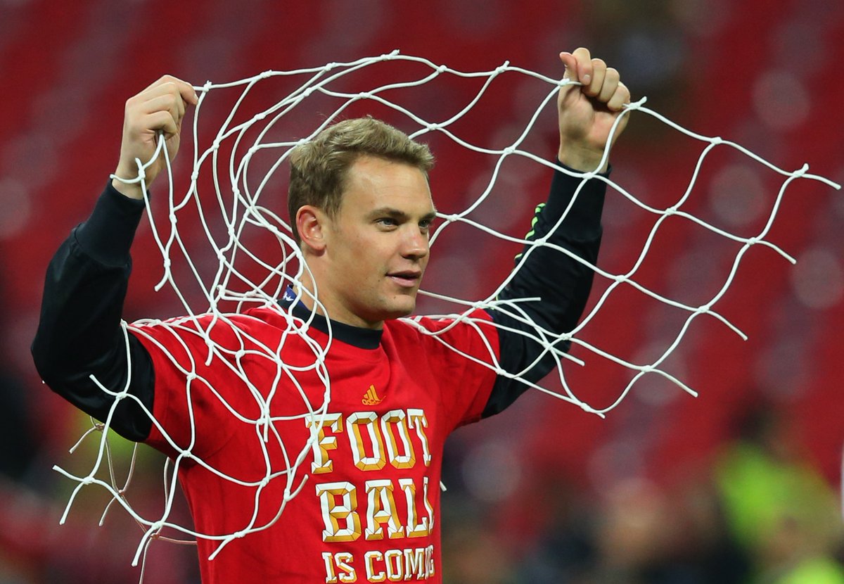 Neuer định h&igrave;nh chuẩn mực thủ m&ocirc;n mới