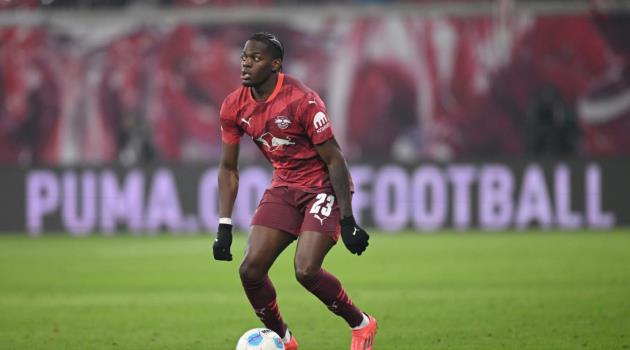 Ảnh bài viết M.U, Arsenal và Liverpool tranh mua trung vệ Castello Lukeba