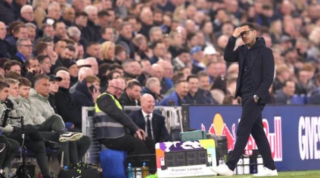 Liam Rosenior chịu kh&ocirc;ng &iacute;t &aacute;p lực ở Chelsea.