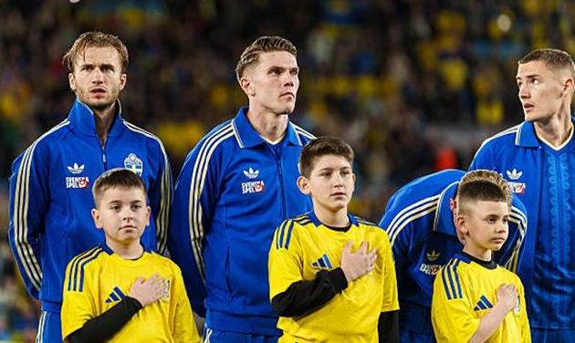 Viktor Gyokeres mang đến hy vọng cho Thụy Điển v&agrave; Arsenal.