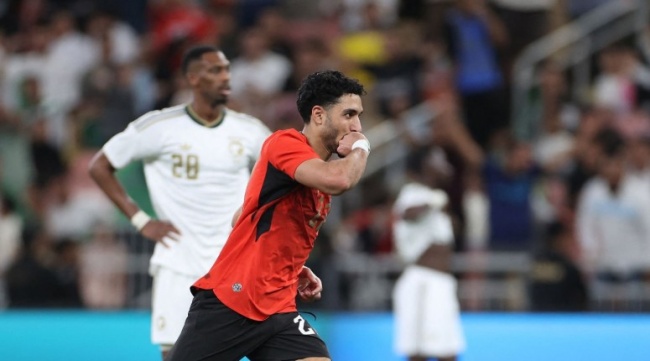 Marmoush ghi b&agrave;n cho Ai Cập.