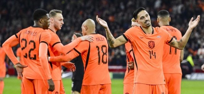 Tijjani Reijnders ấn định chiến thắng 2-1 cho H&agrave; Lan.