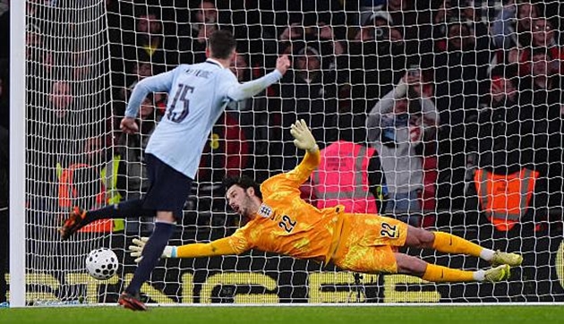 Federico Valverde gỡ hòa cho Uruguay.