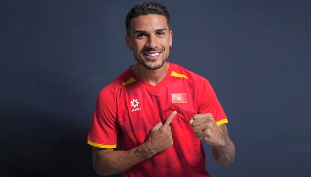 Ho&agrave;ng H&ecirc;n ra mắt t&iacute;ch cực.