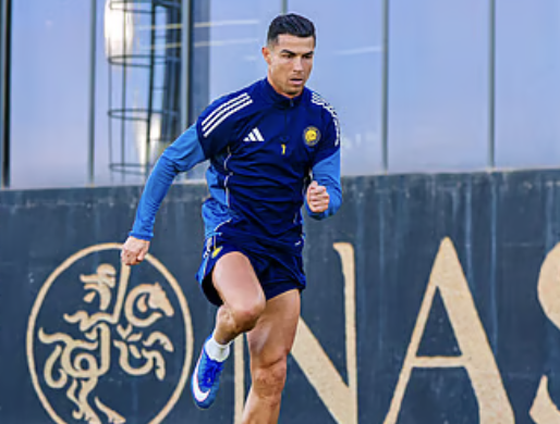 Ronaldo thu h&uacute;t sự ch&uacute; &yacute; trong th&ocirc;ng b&aacute;o t&aacute;i xuất s&acirc;n tập.