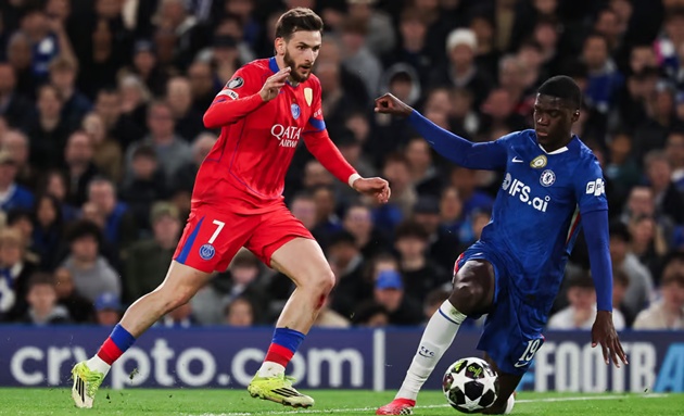 Ng&ocirc;i sao Georgia ph&aacute; lưới Chelsea tại Champions League