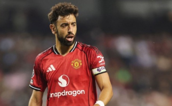 Ảnh bài viết Tin đồn chuyển nhượng tối 28/3: Galatasaray hỏi mua Bruno Fernandes; Barca ra giá bán De Jong