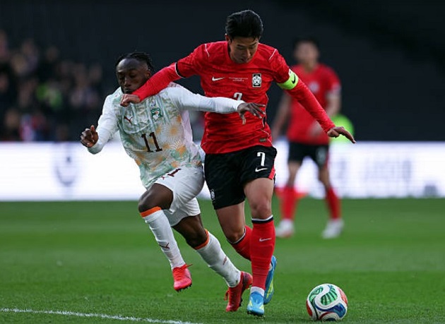 Son v&agrave;o s&acirc;n ở hiệp hai v&agrave; kh&ocirc;ng gi&uacute;p H&agrave;n Quốc c&oacute; được b&agrave;n danh dự.