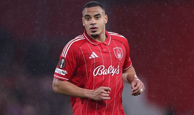 Arsenal theo d&otilde;i t&igrave;nh h&igrave;nh của Murillo.