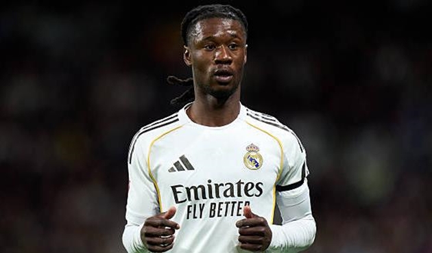 Eduardo Camavinga nằm trong tầm ngắm của Manchester United.