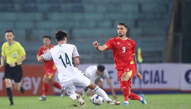 Ảnh bài viết Dàn kèo trái dị biệt giúp Kim Sang-sik lột xác tuyển Việt Nam