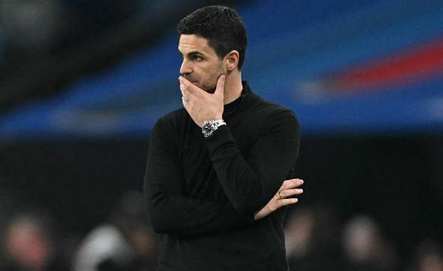 Mikel Arteta đang đối mặt những quyết định quan trọng.