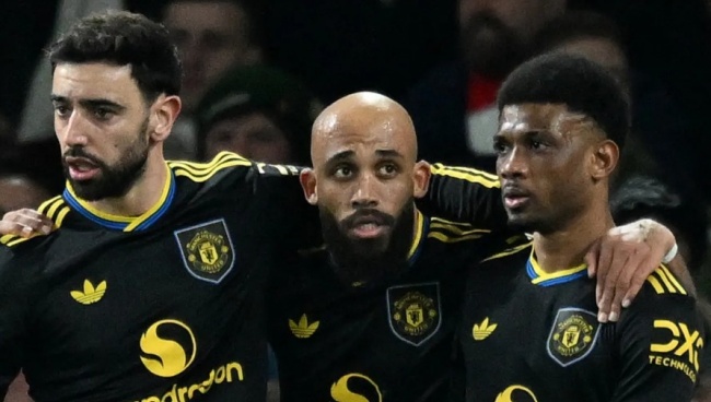 Man Utd lột xác thời Carrick.