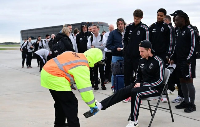 Ảnh bài viết Dàn sao tuyển Bỉ bị kiểm tra an ninh sau trận thắng đậm Mỹ