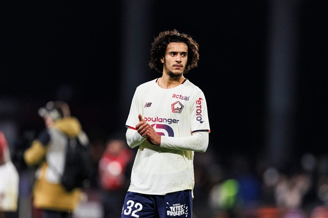 Ayyoub Bouaddi đang được MU chú ý.