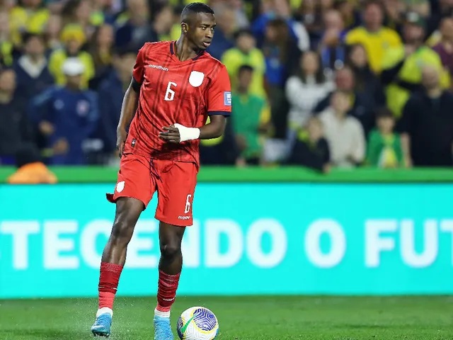 Ecuador đang phòng ngự rất chắc chắn.